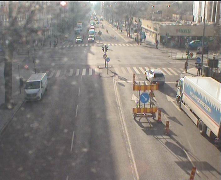 Vägkamera Sveavägen söderut – Norrmalms stadsdelsområde, Stockholms kommun, Stockholms län