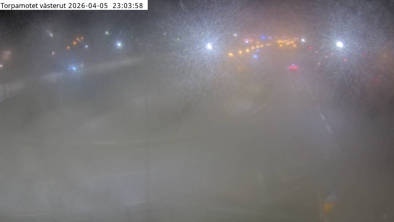 Torpamotet västerut — Kameran är placerad på E20 vid Torpamotet och är riktad Västerut.