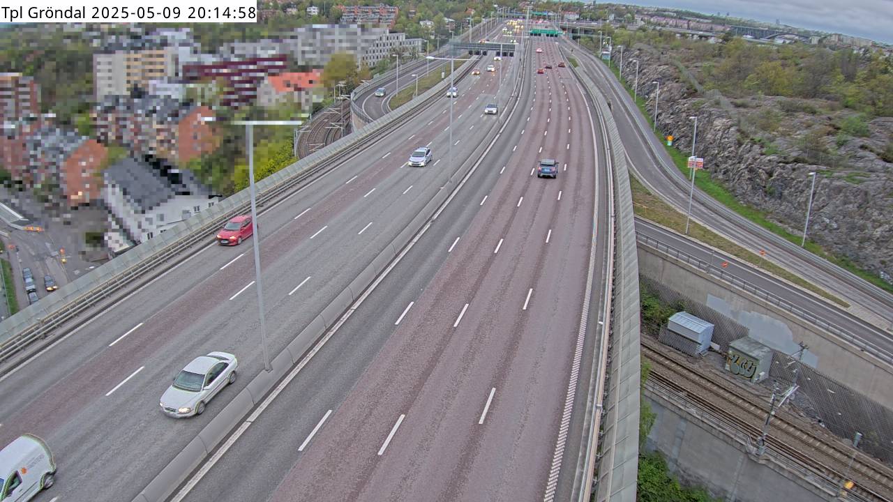 Trafikkamera - Essingeleden, Trafikplats Gröndal, kameran är placerad på E4/E20 Essingeleden i höjd med trafikplats Gröndal och är riktad mot Uppsala.