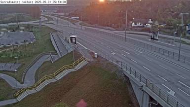 Uppe på Sörredsmotet (NÖ) mot Volvo