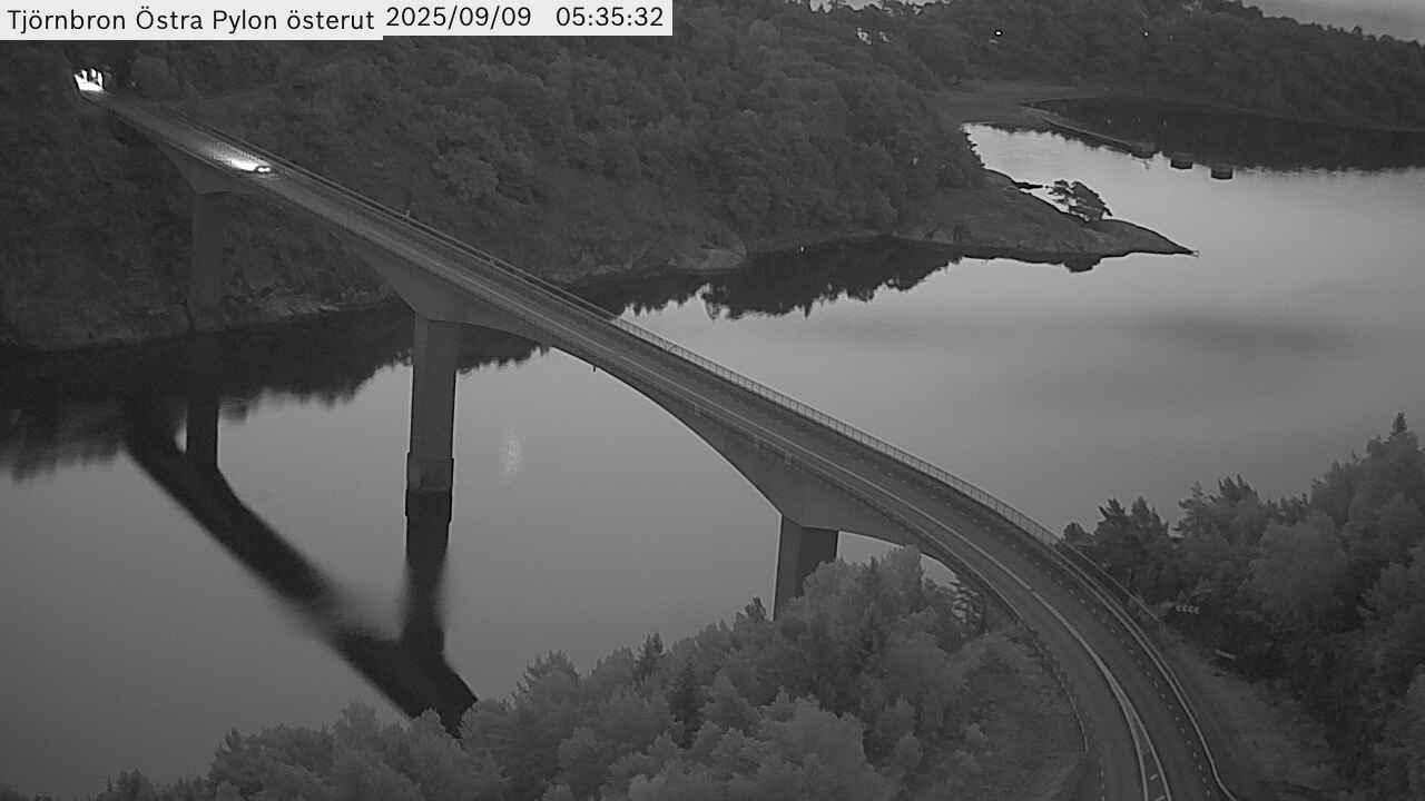 Tjörn, Tjörnbron, östra pylon med vy österut
