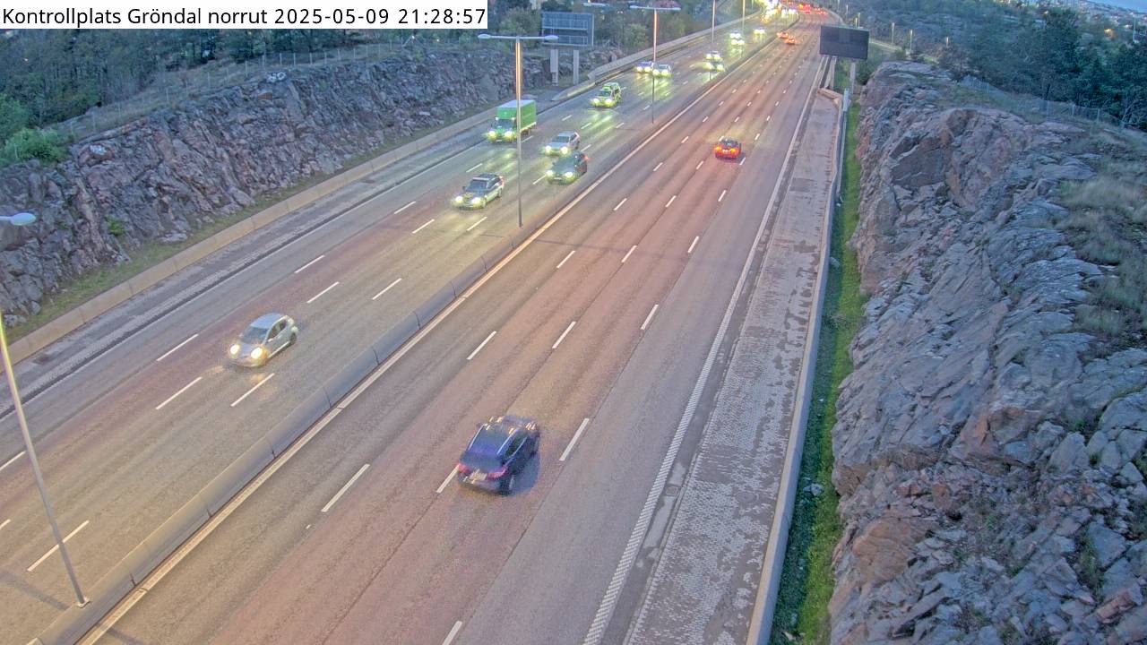 Trafikkamera - Essingeleden, Kontrollplats Gröndal Norra, kameran är placerad på E4/E20 Essingeleden mellan trafikplats Nybohov och trafikplats Gröndal och är riktad mot Uppsala.