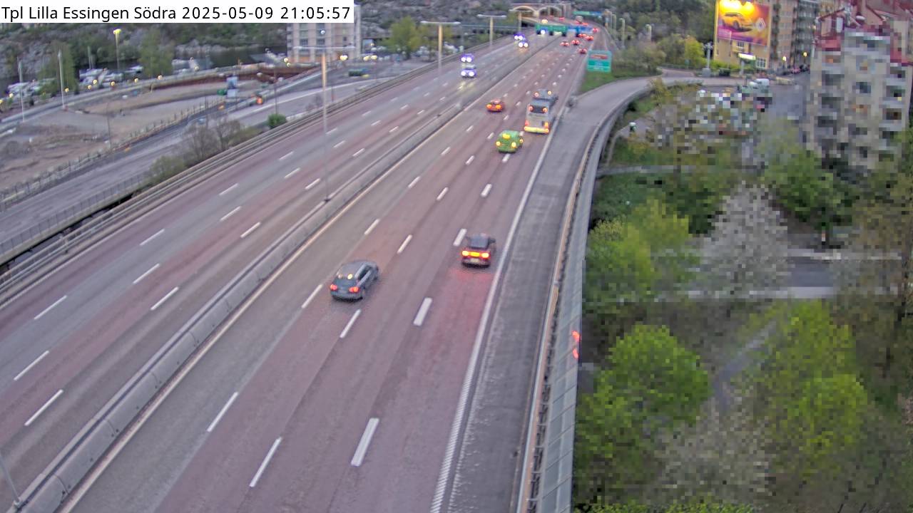 Trafikkamera - Essingeleden, Trafikplats Lilla Essingen Södra, kameran är placerad på E4/E20 Essingeleden i höjd med trafikplats Lilla Essingen södra och är riktad mot Uppsala.