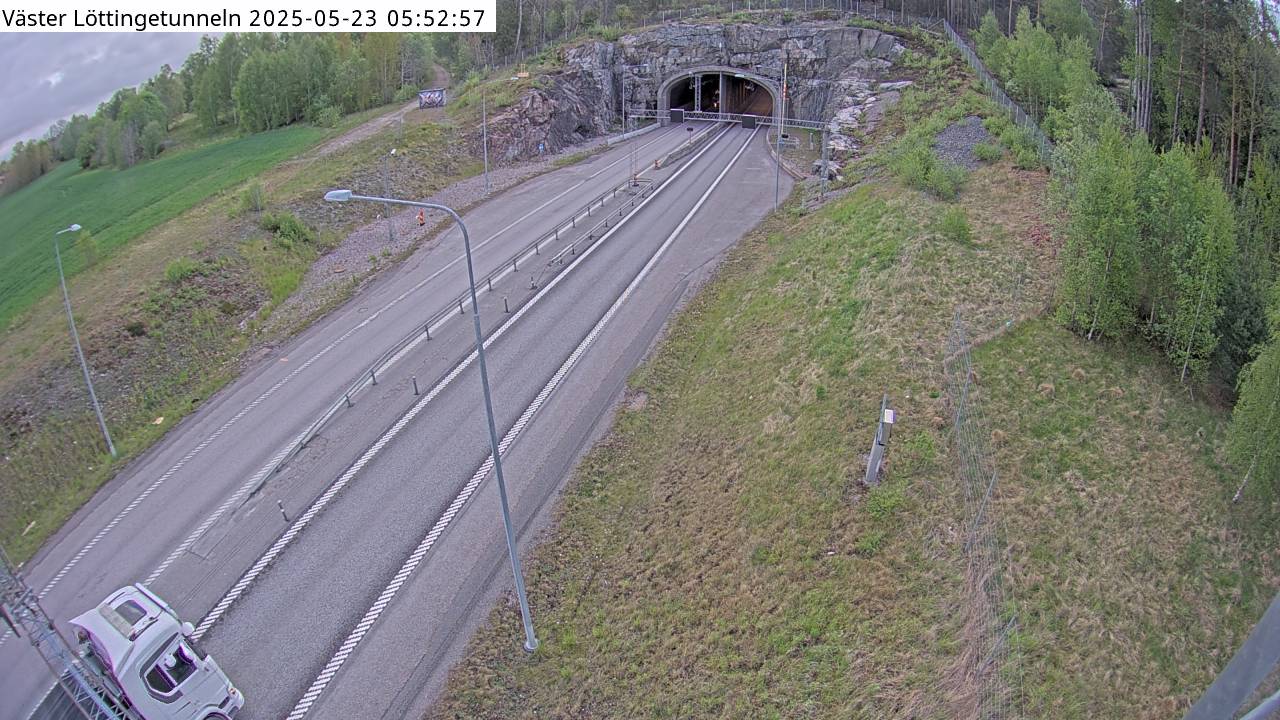 Trafikkamera - LVäster Löttingetunneln, mot Rosenkälla/E18
